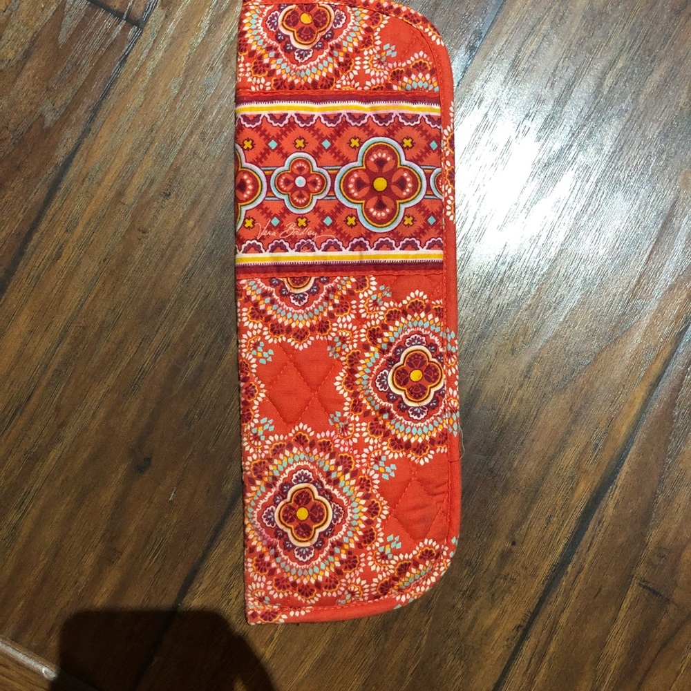 STRAIGHTENER CARRIER